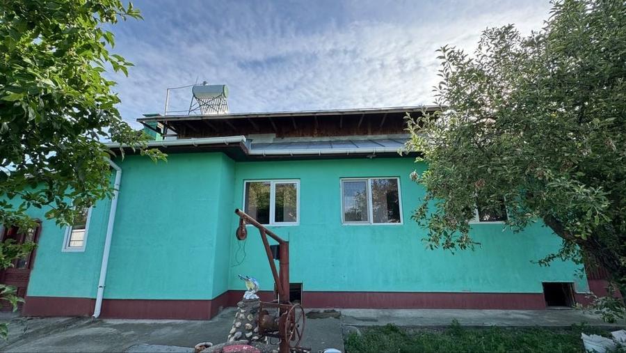 Casă cu 3 camere în Florești