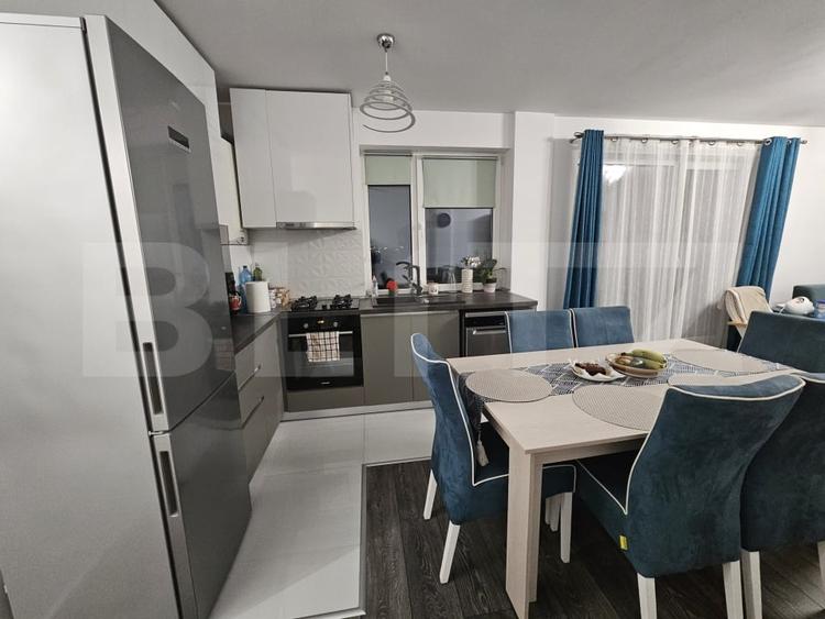 Apartament cu 3 camere semidecomandat, mobilat în Sânnicoară