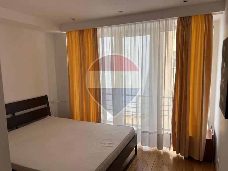 Apartament cu 3 camere semidecomandat, mobilat în Șoseaua Nordului