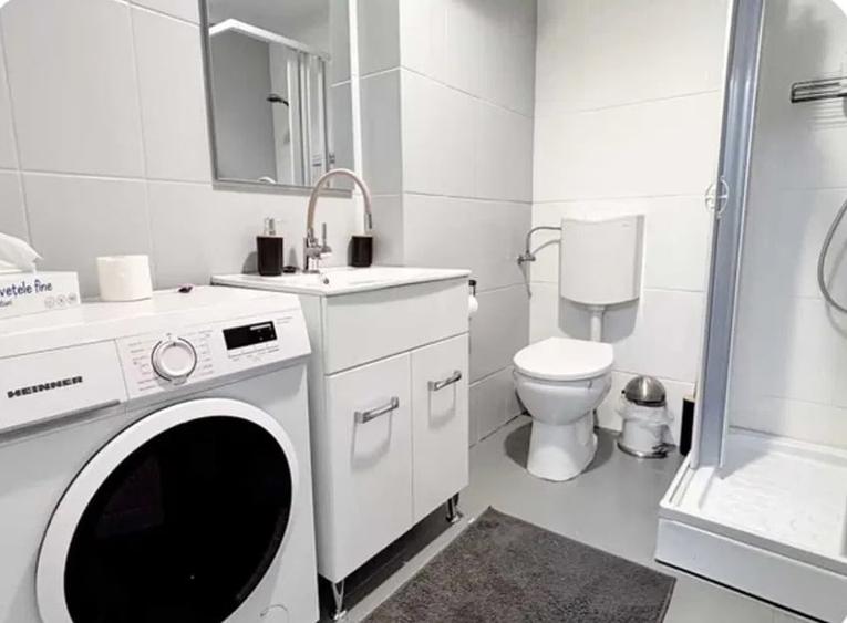 Apartament cu 2 camere semidecomandat, mobilat în Iris