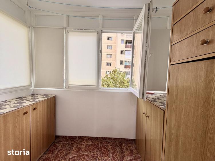 Apartament cu 3 camere semidecomandat în Pantelimon