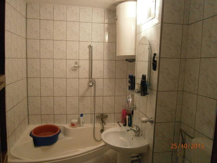 Apartament cu 3 camere decomandat în Vulcan