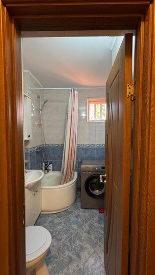 Apartament cu 3 camere semidecomandat în Bucureștii Noi
