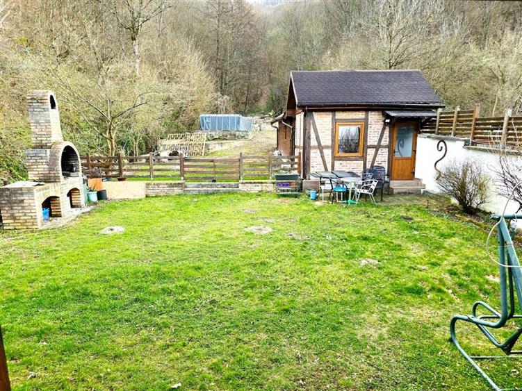 Casă cu 5 camere cu Piscina în Lendt