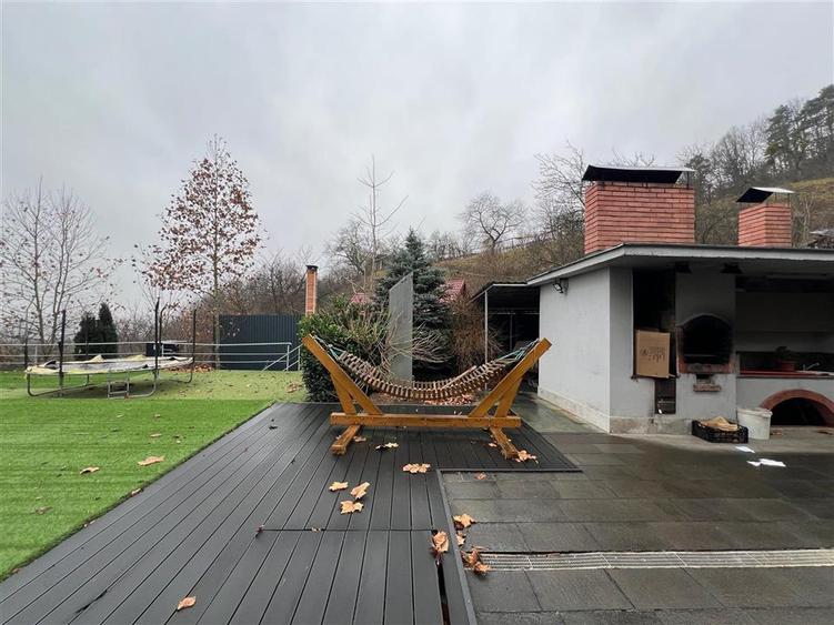 Casă individuală cu 4 camere cu Teren 2530 Mp în Orașul Vechi