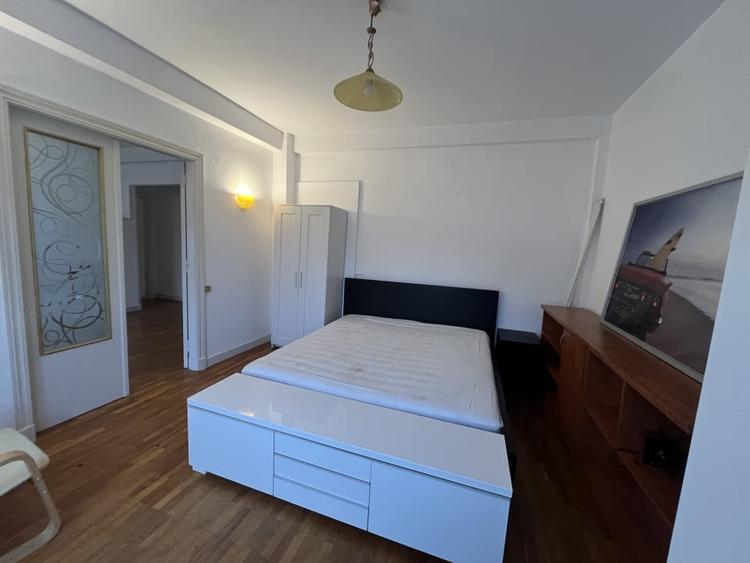 Apartament cu 5 camere decomandat în P-ța Romană