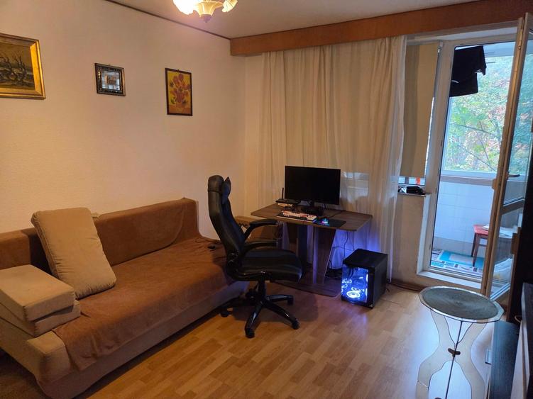 Apartament cu 2 camere semidecomandat în City Park Mall