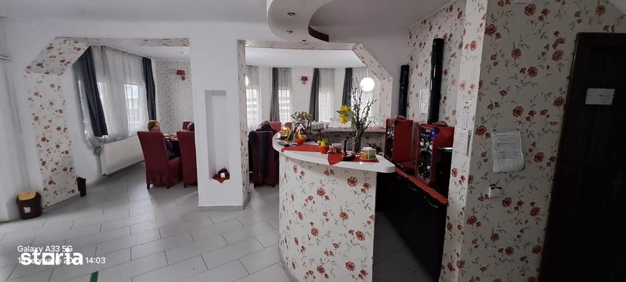 Casă cu 10 camere cu Teren 360 Mp în Central