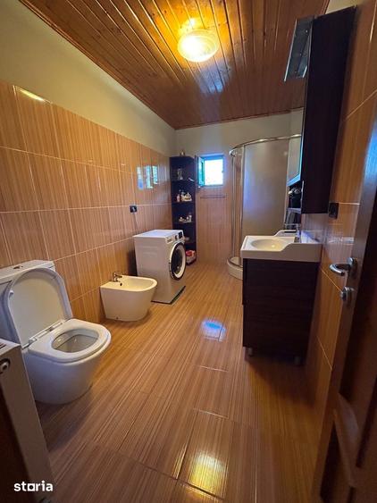 Casă cu 4 camere cu Teren 599 Mp în Brănești