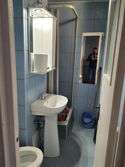 Apartament cu 3 camere semidecomandat în Autogară