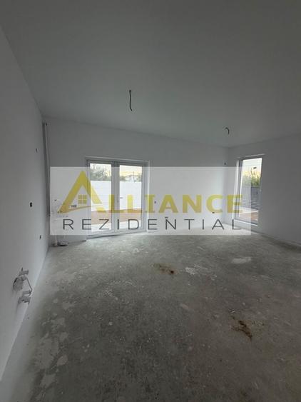 Casă individuală cu 4 camere cu Canalizare în Berceni