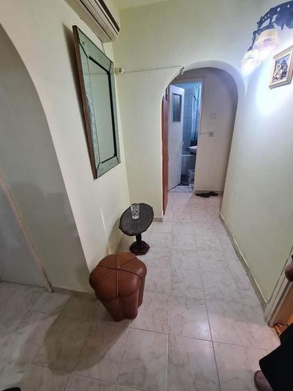 Apartament cu 3 camere decomandat, mobilat în Progresul