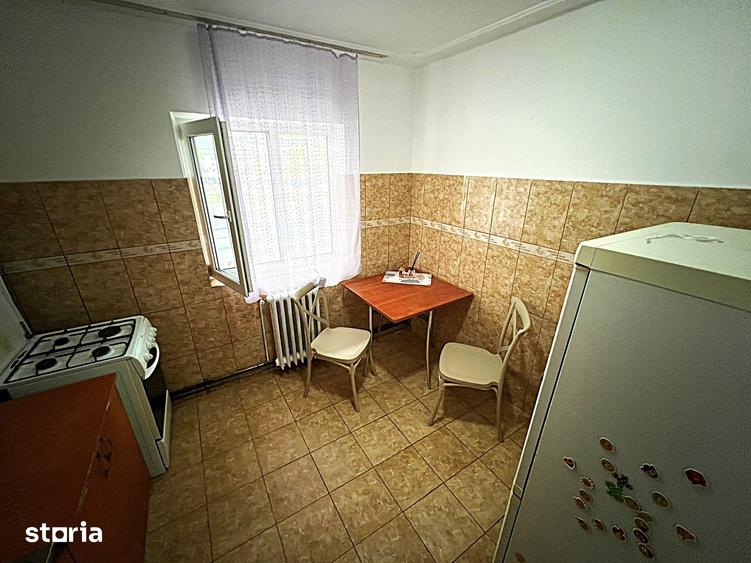Apartament cu 2 camere decomandat în Nicolina