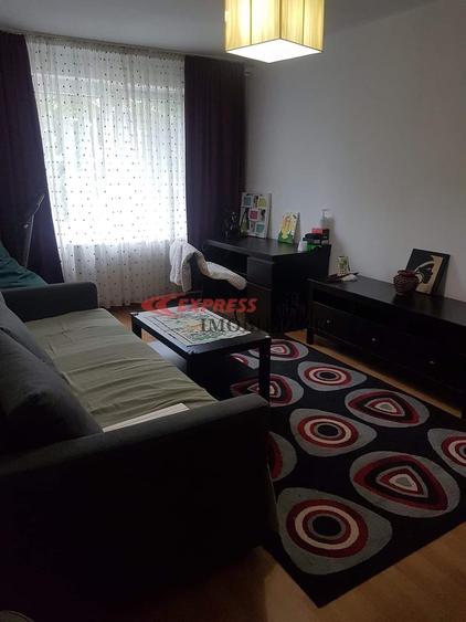 Apartament cu 3 camere decomandat în Dristor