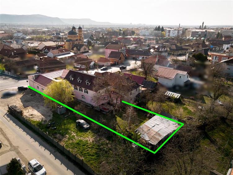 Casă cu 4 camere cu Teren 691 Mp în Central
