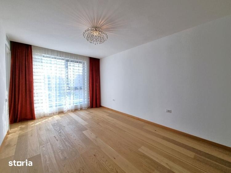 Casă cu 5 camere cu Teren 340 Mp în Central