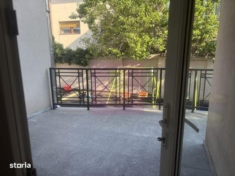 Casă cu 4 camere în Drumul Sării