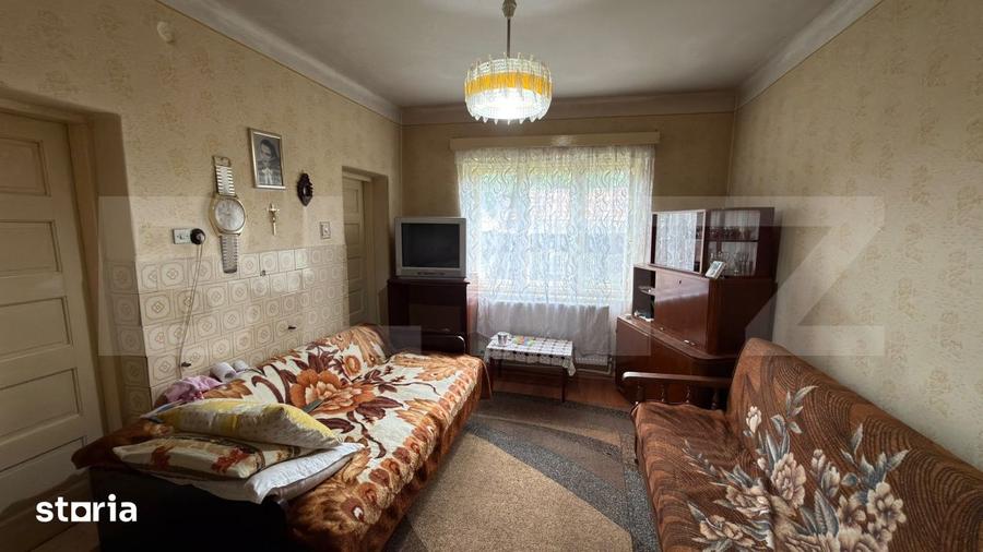 Casă cu 5 camere decomandat cu Teren 1190 Mp în Cărășeu