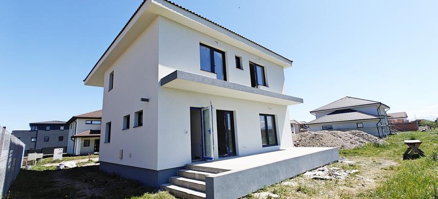 Casă individuală cu 5 camere cu Canalizare în Șura Mică