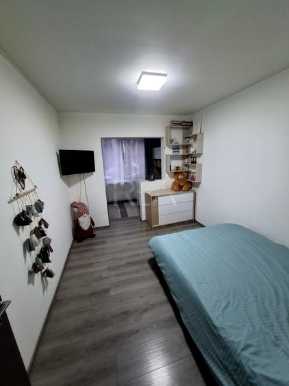 Apartament cu 4 camere decomandat, mobilat în Gorjului