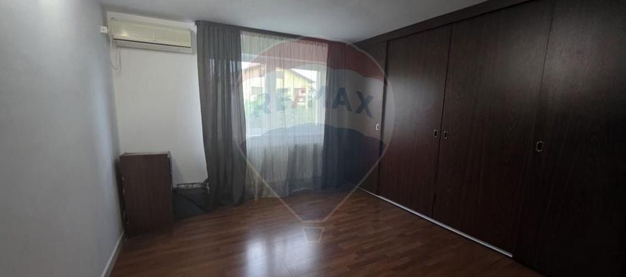 Casă individuală cu 6 camere cu Teren 389 Mp în Micro 3