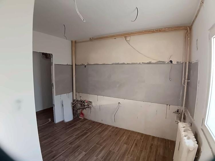 Apartament cu 4 camere decomandat în Pantelimon