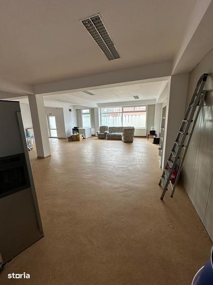 Spațiu comercial, de 229 mp, în Vad