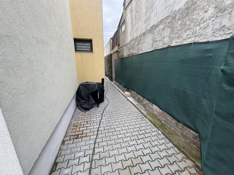 Casă cu 4 camere cu Canalizare în Brătianu
