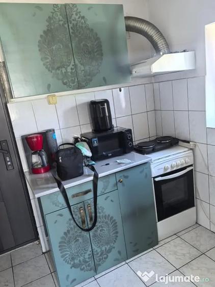 Garsonieră decomandată în Central