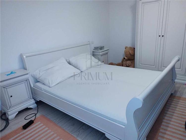 Apartament cu 2 camere semidecomandat, mobilat în Soarelui