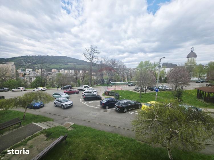 Apartament cu 4 camere în Calea Romanului