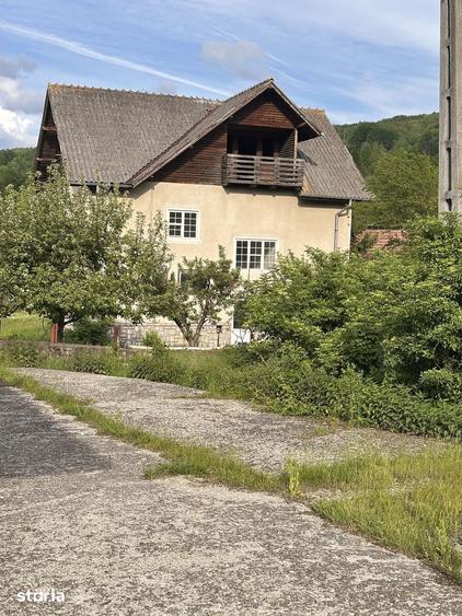 Se vinde Proprietate Premium 11,5 ha teren intravilan si constructii - 11