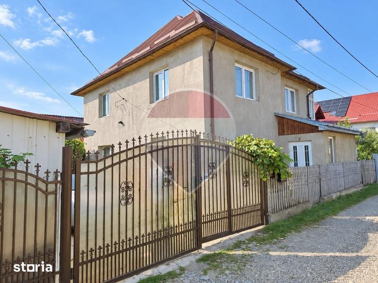 Casă cu 5 camere cu Teren 370 Mp în Central