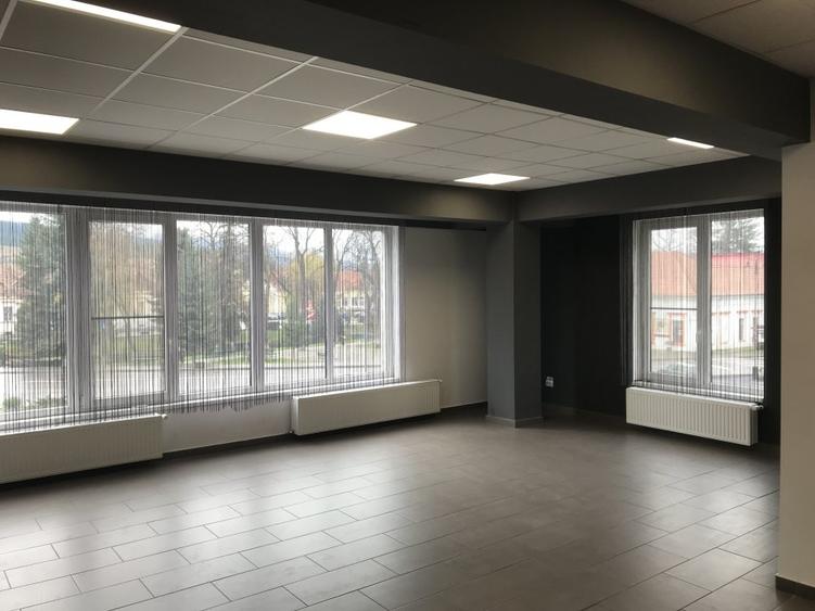 Spațiu comercial, de 300 mp, în Ultracentral