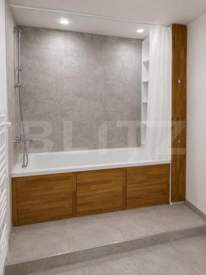 Casă cu 5 camere cu Teren 500 Mp în Central