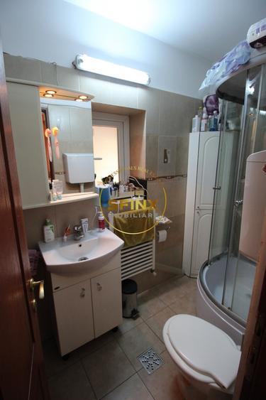 Casă individuală cu 5 camere cu Canalizare în Gara de Nord