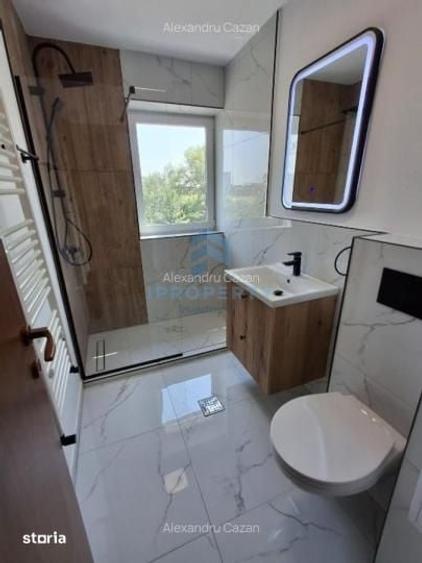 Apartament cu 3 camere decomandat în Pajura