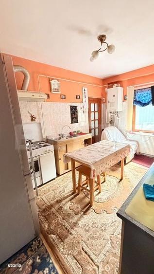 Casă cu 4 camere cu Teren 800 Mp în Central