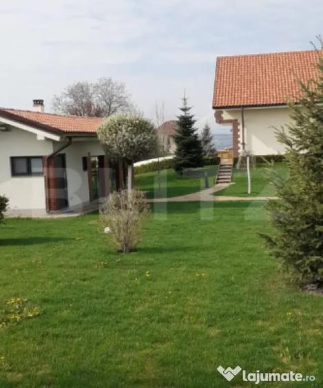 Casă cu 5 camere cu Teren 2743 Mp în Sud