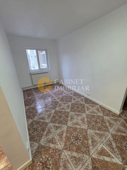 Apartament cu 3 camere semidecomandat în Alexandru cel Bun
