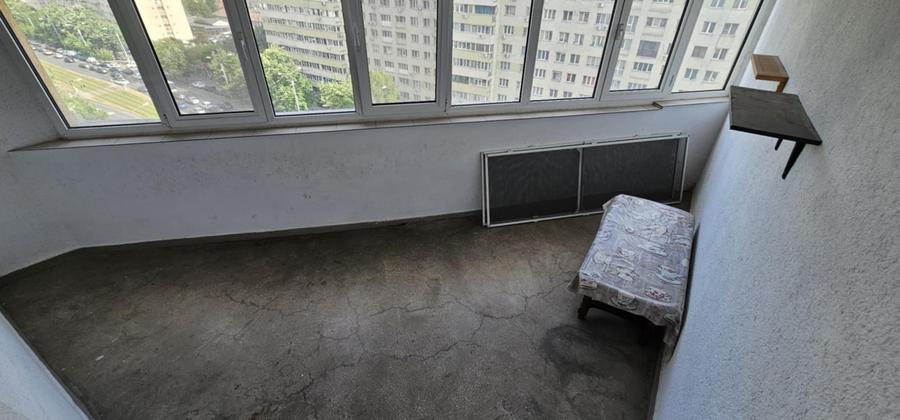 Apartament cu 4 camere decomandat în Pantelimon
