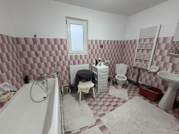 Casă cu 4 camere în Central