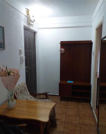 Apartament cu 2 camere semidecomandat în Podu Roș