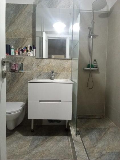 Apartament cu 2 camere decomandat în Democrației