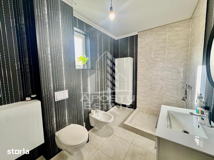 Casă cu 5 camere cu Teren 489 Mp în Central