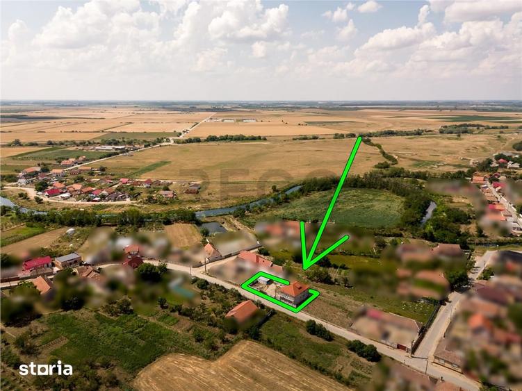 Casă cu 8 camere cu Teren 600 Mp în Girișu de Criș
