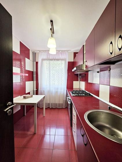 Apartament cu 2 camere semidecomandat, mobilat în Titan