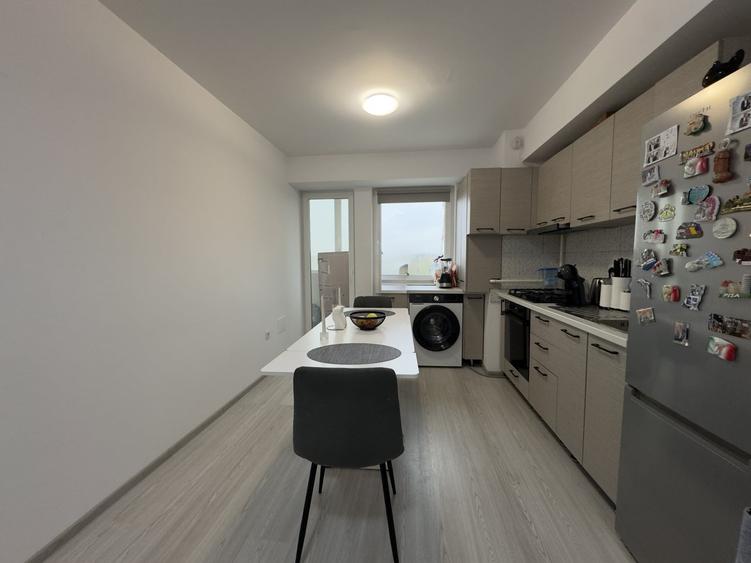 Apartament cu 2 camere semidecomandat, mobilat în Nord