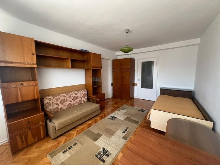 Apartament cu 2 camere decomandat în Florești