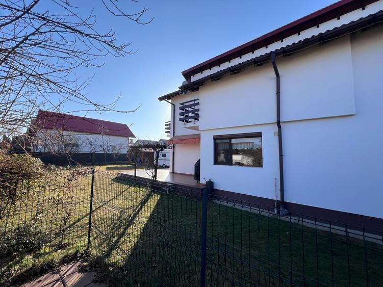 Casă individuală cu 4 camere cu Teren 800 Mp în Hărman